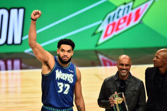 Big-Man Towns proves big, nabs historic NBA 3-point crown