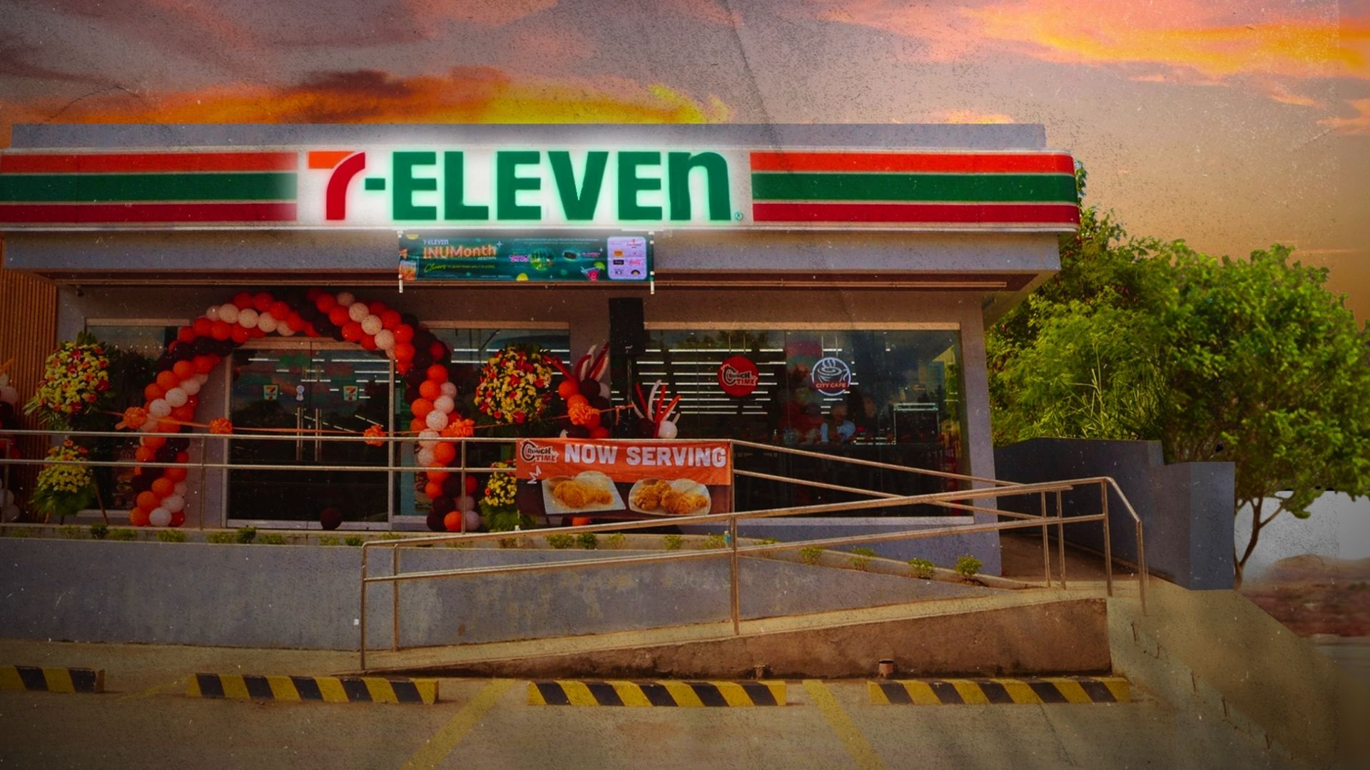 Sa panahon ng mahal na bilihin, bakit mas kumakapit ang mga Pilipino sa 7-Eleven? 