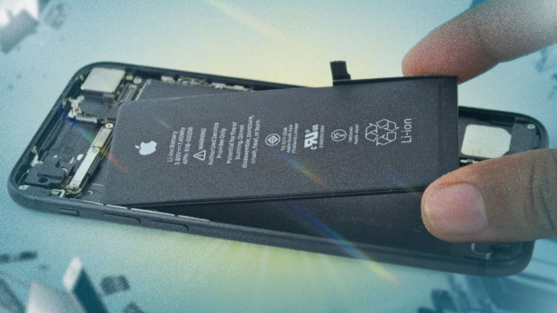 Scientists explain why replaceable batteries are making a comeback